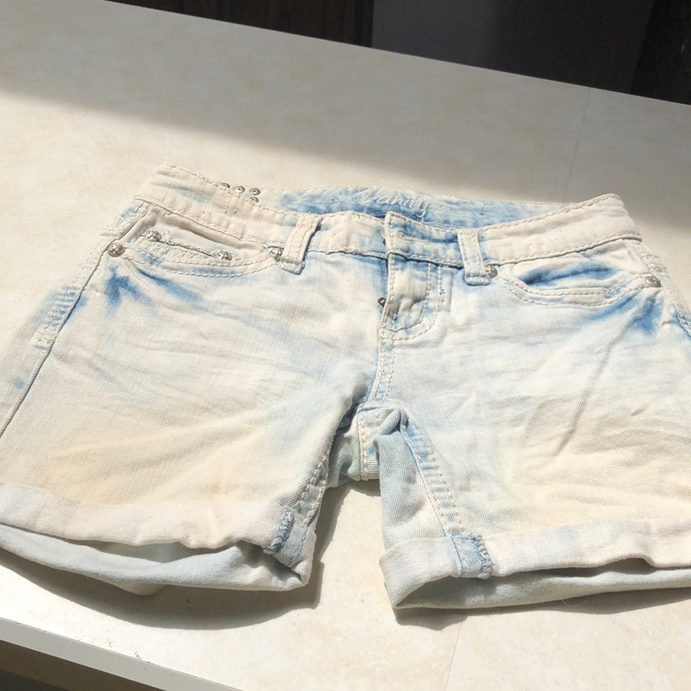 Now Vanity Rolled  cuffed  shorts